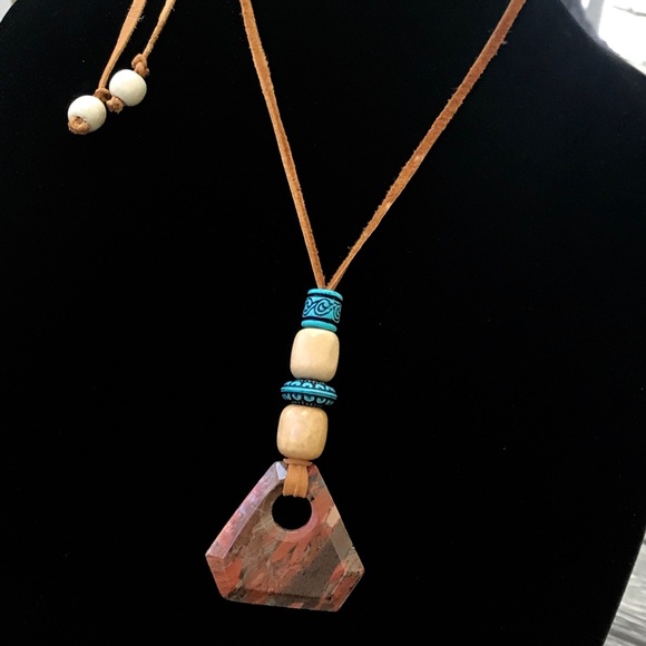 Agate Triangular Pendant Necklace - Picture 1 of 8